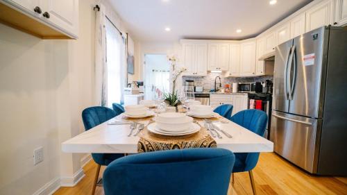 Falls Church House | 5BR & 4BA Lovely House with Beautiful Backyard in VA