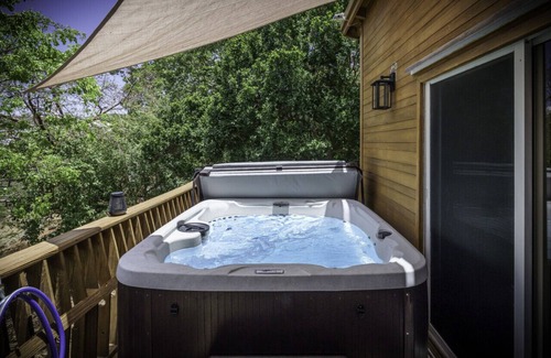 Nazareth Cabin | 5BR Bohemian Caribbean Cabin - walk to the beach!