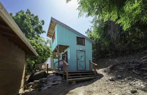 Nazareth Cabin | 5BR Bohemian Caribbean Cabin - walk to the beach!