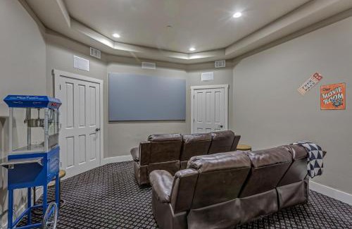 Basalt House | $5M Luxury Waterfront Villa - 14 MI to Aspen