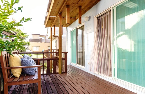 Kadena-cho House | 5min Diving spot ☆ 5min Cool cafe ☆ Self check-in