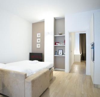 Porta Genova Apartment | 5min Navigli- Duomo-Metro- AC-Fashion District Milan