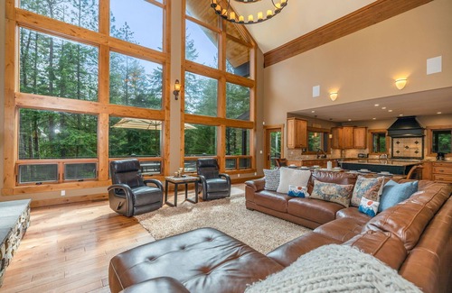Ronald House | 6,200sqft Dream Mountain Home + WEEKDAY SAVINGS