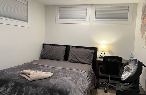 Winnipeg Bed & Breakfast | #6 (5 STAR ROOM) Safe/California {5kms 4m Airport}