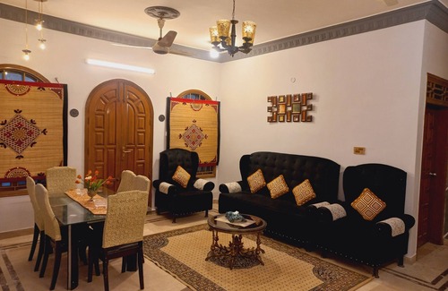 Karachi Villa | 6 - 8 Guests 3 Bedrooms 3 Beds 4 Baths.