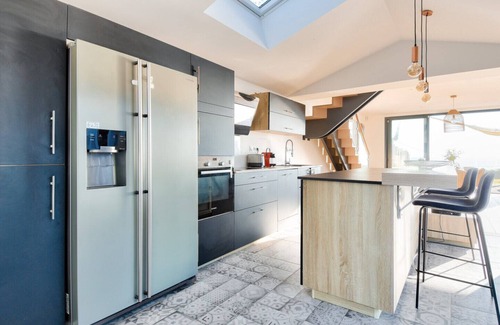 La Gueriniere House | 6 adults and 2 children – pool and direct beach access