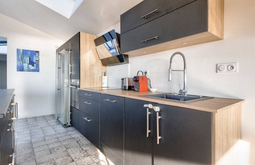 La Gueriniere House | 6 adults and 2 children – pool and direct beach access