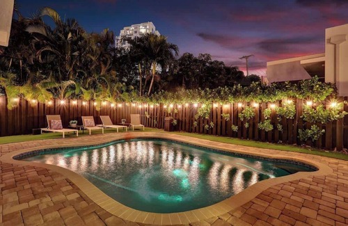 Harbor Beach House | 6 BDRM Paradise - Steps to Ocean