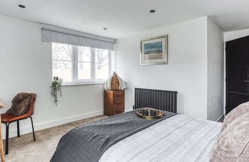 Little Eaton House | 6 Bed House, 10 Guests, Optional Hot Tub