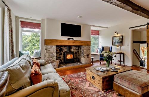 Brecon House | 6 Bed in Brecon BN171