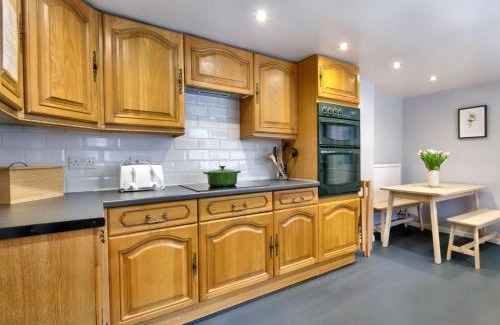 Keswick House | 6 Bed in Keswick SZ389