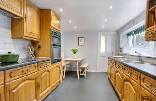 Keswick House | 6 Bed in Keswick SZ389