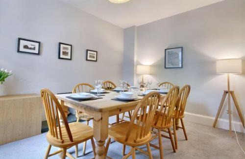 Keswick House | 6 Bed in Keswick SZ389