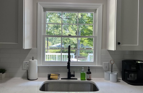 Winston - Salem House | 6 Bedroom, 3 Bath Remodeled House in Quiet Neighborhood. 10 min to WF University