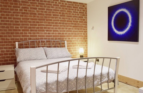 Bradwell Cottage | 6 bedroom accommodation in Bradwell, near Gorleston