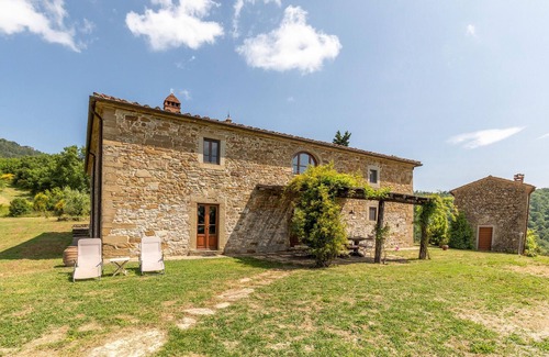 Anghiari House | 6 bedroom awesome home in Anghiari