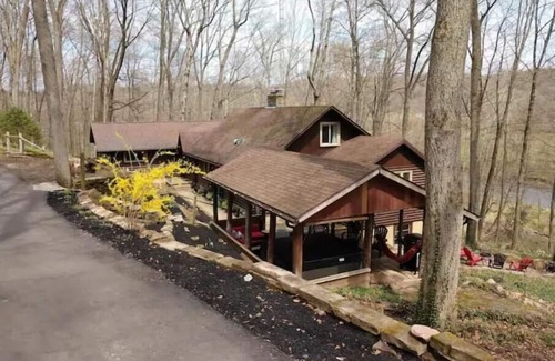Bellville Apartment | 6-bedroom cabin just 2 miles from Mohican River