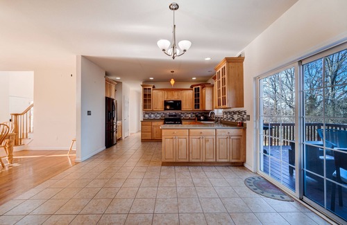 Chester House | 6 bedroom colonial house