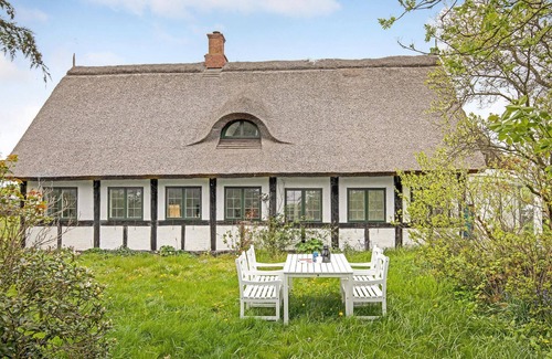 Arnager House | 6 bedroom cozy home in Rønne