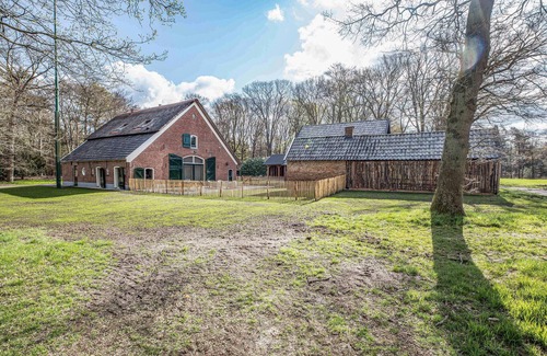 Nijverdal House | 6 bedroom gorgeous home in Nijverdal