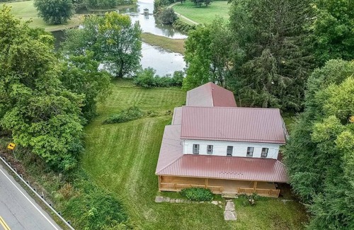 Fryburg House | 6 Bedroom Historic Waterfront Gem in Tionesta. Hunter’s Haven, Couples Retreat