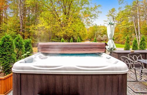 Brant Lake House | 6 Bedroom House at Schroon River