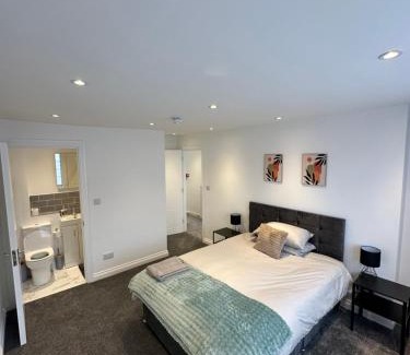 London Borough of Bromley House | 6 bedroom house in Orpington