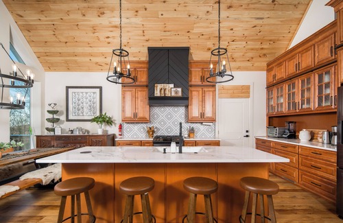 Moravian Falls Ski Chalet | 6-bedroom mountain top chalet with spectacular long range mountain views