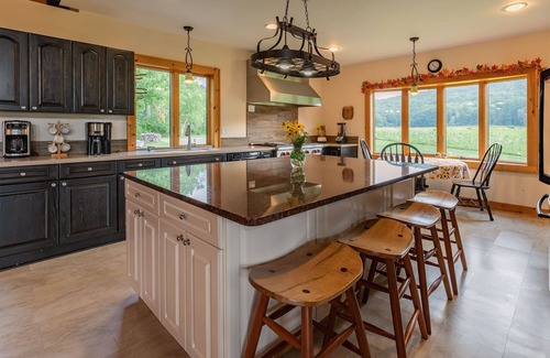 Ithaca Cabin | 6 Bedroom Ultimate Family Retreat