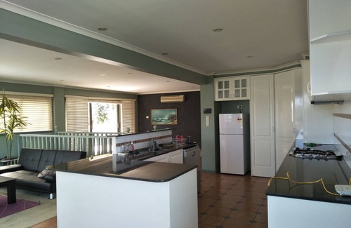 Frankston House | 6 Bedrooms/11 Beds Spacious|City+Park Views|Beach