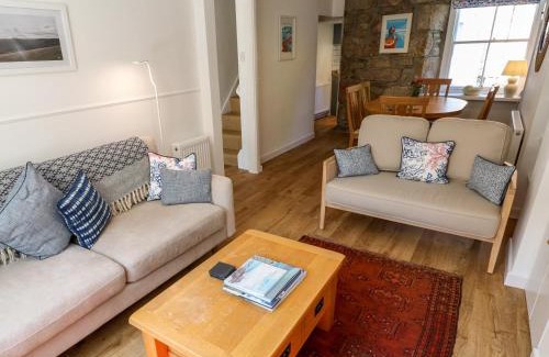 Madron House | 6 Bellair Road