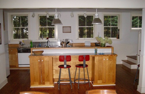 Weatogue House | 6 BR 'CAMP' House on Twin Lakes - Epic Historic Property