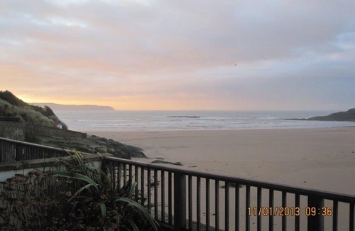 Bigbury-on-Sea Cottage | 6 BURGH ISLAND CAUSEWAY, pet friendly, with pool in Bigbury-On-Sea