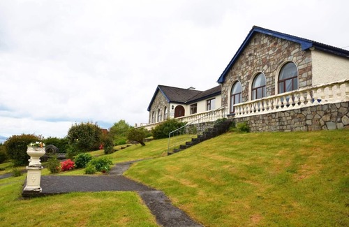Blackwater Bridge House | 6 Ensuite Bedrooms-Sleeps 12-Garden-Sea & Mtn View
