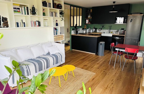 Saint-Ouen Apartment | 6 guests in the heart of Les Docks de Saint-Ouen