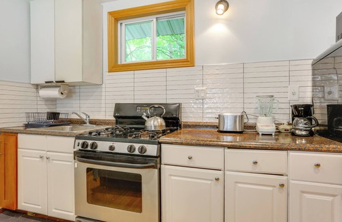Mongaup Valley Cabin | 6 Mi to Bethel Woods: Cabin w/Pool Access
