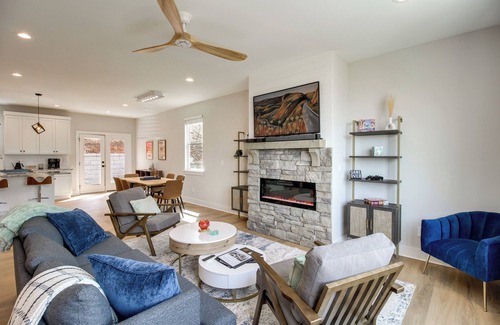 Rossville House | 6 Mi to Chattanooga: Home w/Balcony & Dtwn Views!