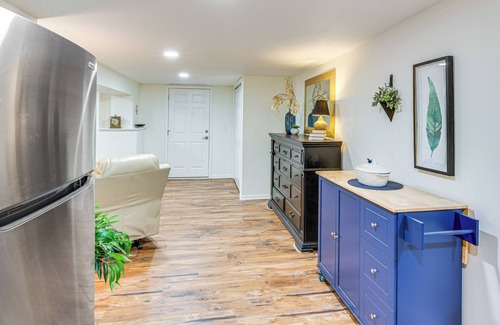 Riverside Apartment | 6 Mi to CPKC Stadium: Convenient Kansas City Apt
