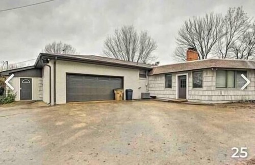Nashville House | 6 Mi to Downtown! Large house!