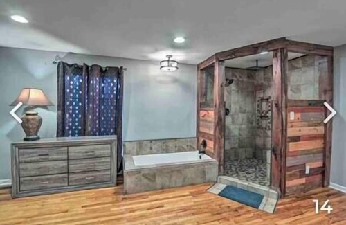 Nashville House | 6 Mi to Downtown! Large house!