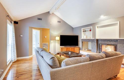 Dock Junction House | 6 Mi to Dtwn Brunswick Home with Pool and Fire Pit!