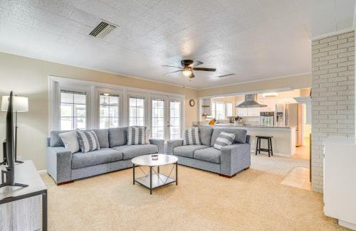 Winter Haven House | 6 Mi to Legoland Retreat with Pool and Fenced Yard