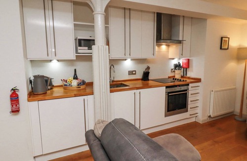 Tweedmouth Apartment | 6 MILL WHARF, country holiday cottage in Berwick-Upon-Tweed