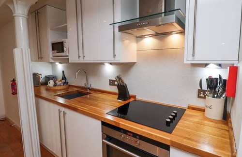 Tweedmouth Apartment | 6 MILL WHARF, country holiday cottage in Berwick-Upon-Tweed
