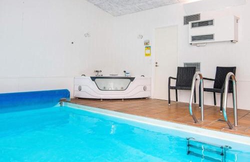 Skødshoved Strand House | 6 person holiday home in Knebel