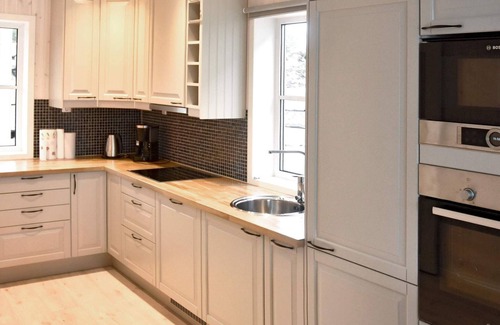 Averoy Municipality House | 6 person holiday home in Bud