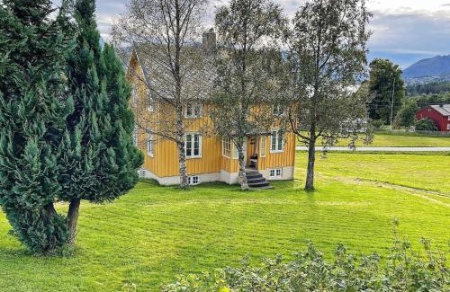 Averoy House | 6 person holiday home in AVERØY-By Traum
