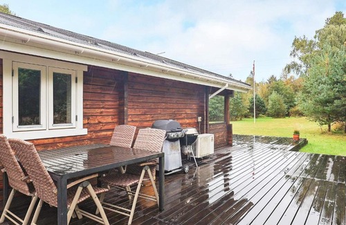 Nordost House | 6 person holiday home in S by