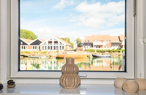 Borre Apartment | 6 person holiday park home in Borre
