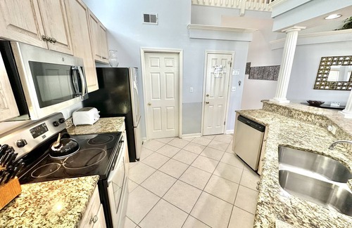 Sandestin Condo | 6-Seat Golf Cart! Steps to Pool! Fresh paint & decor 5259TS